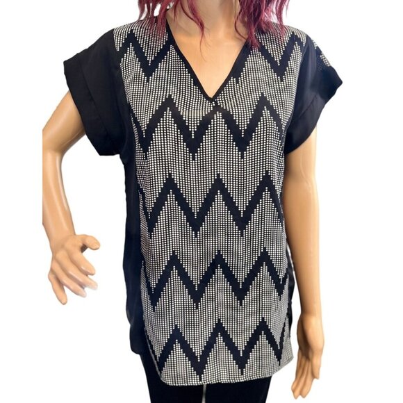 (6 for $25)faith & joy Short Sleeve Chevron Loose Fit Blouse size small - Picture 2 of 8